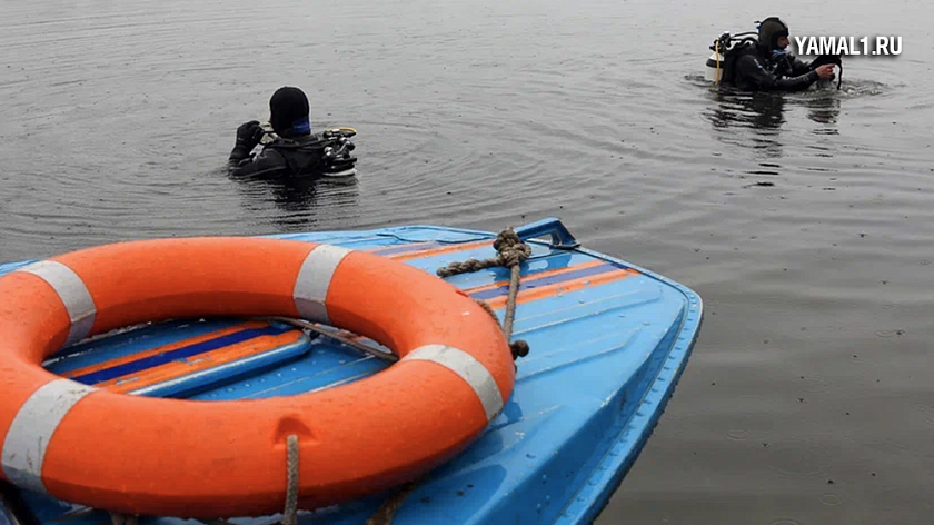 Утонул через две минуты: житель Салехарда в старом речном порту упал в воду с крана КПЛ-62