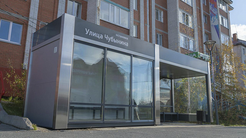 В Салехарде начали подключать тёплые остановки