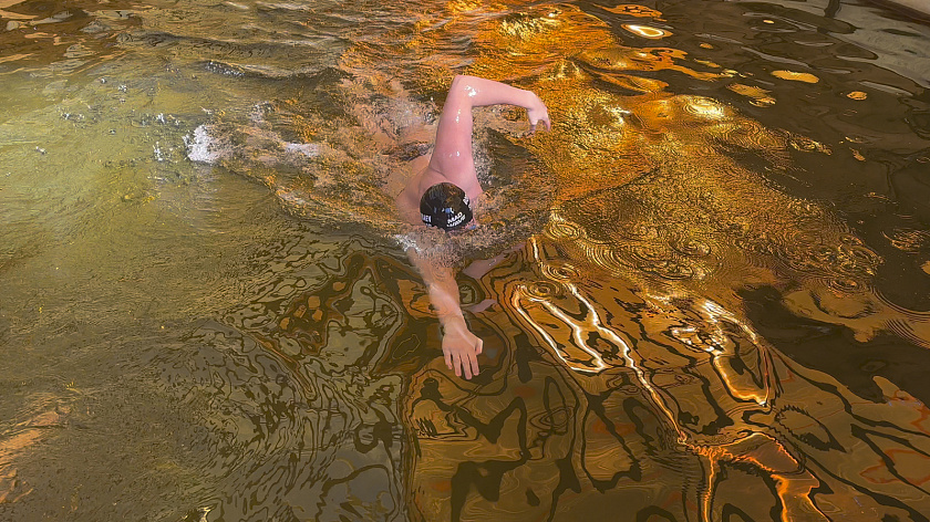 «Это мог бы быть мировой рекорд!» Спортсмен из Нового Уренгоя стал первым на чемпионате России по зимнему плаванию