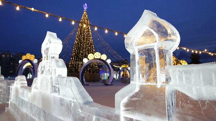 Более 50 Снегурочек выйдут на флешмоб в день открытия ледового городка в Салехарде