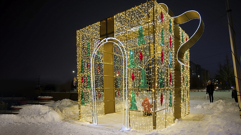 Жители Нового Уренгоя получит денежный приз за лучшее новогоднее украшение