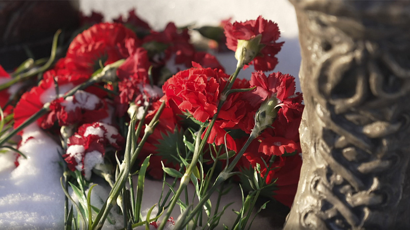 Дмитрий Артюхов поздравил ямальцев с Днем Героев Отечества