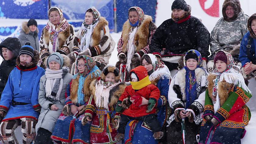 Артюхов: каждая третья семья КМНС на Ямале многодетная