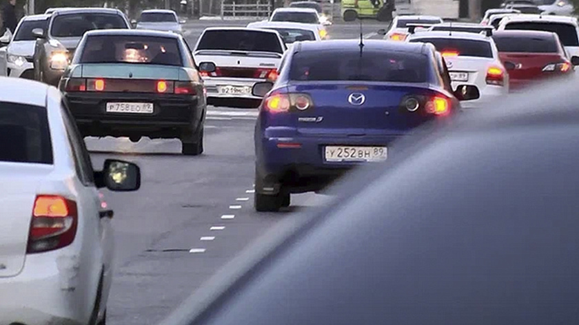 Движение паромов между Салехардом и Лабытнанги из-за ветра приостановлено