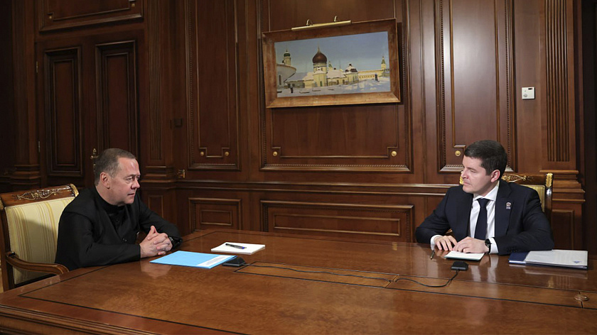 Медведев предложил Артюхову возглавить «Единую Россию» на Ямале