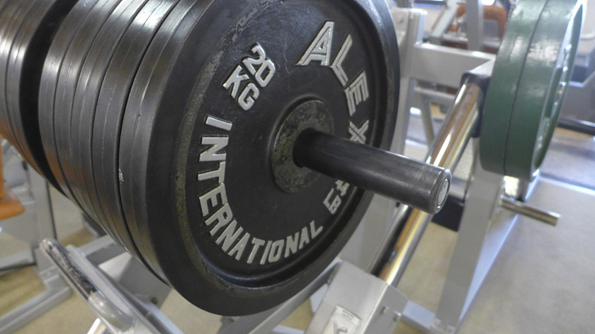 Ямальские силачи привезли три золотые медали с чемпионата и первенства Азии по пауэрлифтингу