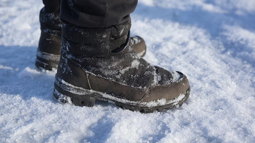 Смольный объяснил появление соляных гор на улицах Петербурга