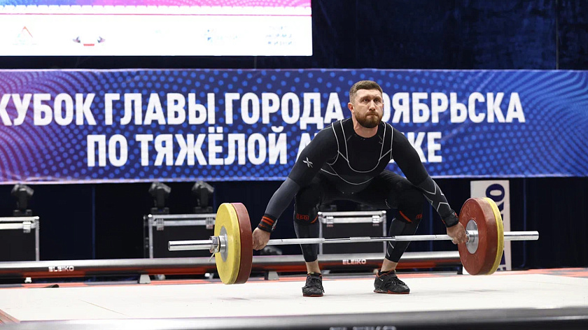 Спортсмены Ноябрьска взяли порядка сорока наград на соревнованиях по тяжелой атлетике