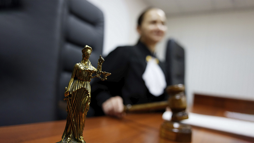 Эрмитаж планирует отсудить у посетителя 850 тысяч рублей за восседание на троне