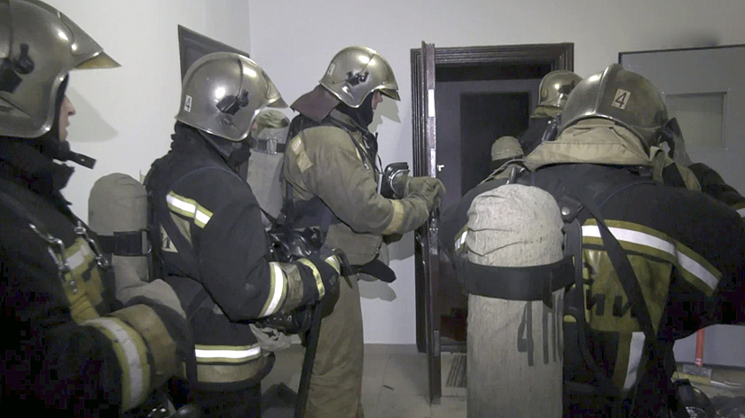 Власти Салехарда оказали помощь хозяйке сгоревшей квартиры на улице Республики