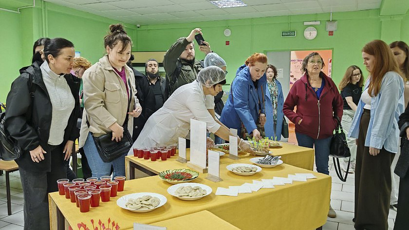 Родители учеников ноябрьской школы №9 продегустировали блюда в столовой