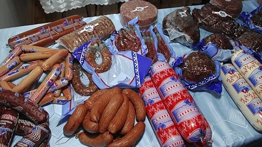 В Петербурге за год больше всего подорожали колбаса и рыба