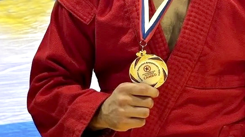 Самбисты из Югры завоевали две медали на первенстве России