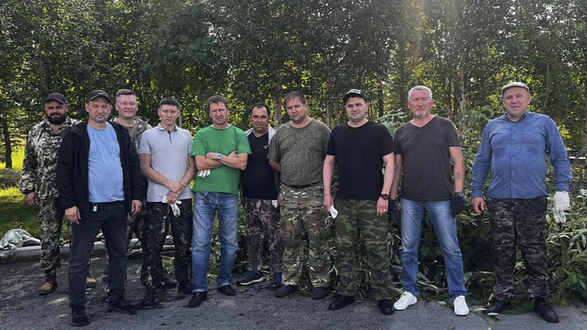 Салехардцы собрали около 15 кубов мусора на реках и озерах города