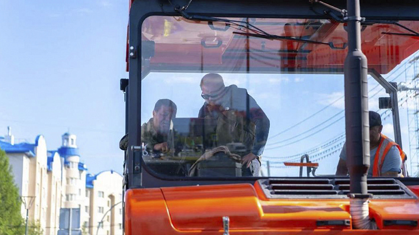 На улицы Салехарда выйдут новые отечественные асфальтоукладчики