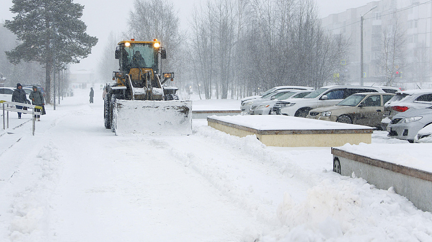 Главного дорожника Салехарда оштрафовали за заснеженные улицы