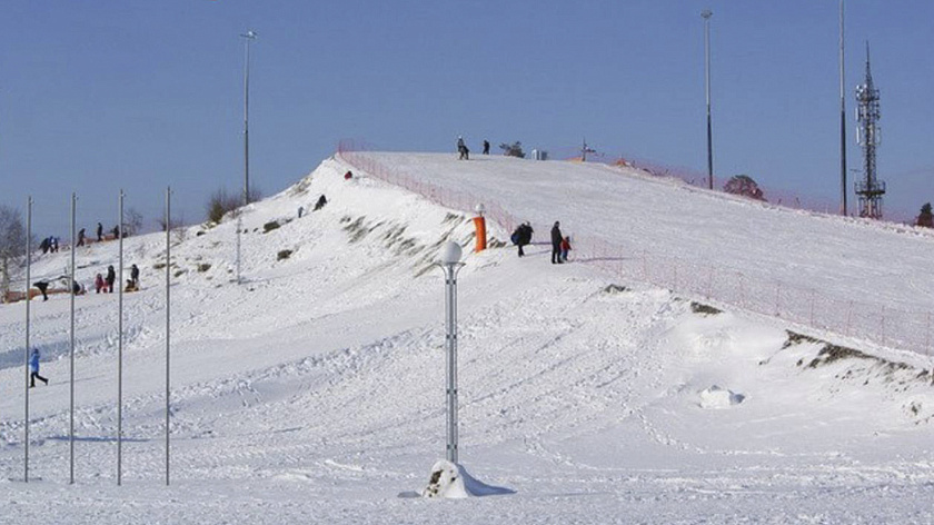 Ноябрьцам назвали причину отсутствия спуска для сноубордистов на лыжной базе