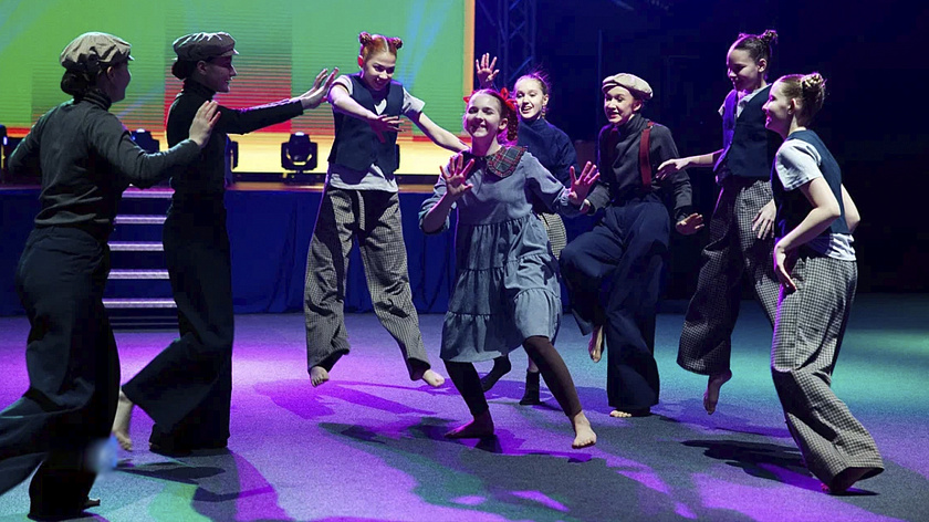 Семейный театр кукол «Жужа» представил в Салехарде постановку о легендах Крайнего Севера 