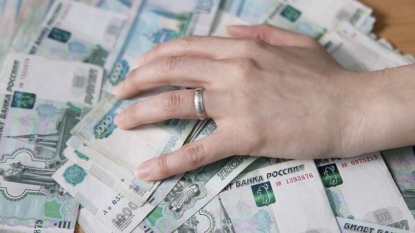 Руководитель надымской организации не выплатил работникам более 780 тысяч рублей