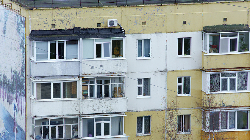 Депутат Якубовский объяснил, кто должен устранять протечку пожарного люка на балконе