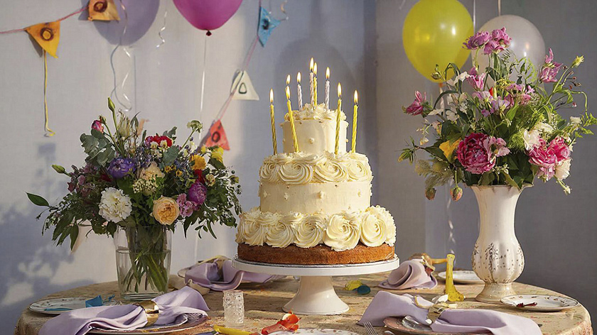 Глава Приуральского района поздравила с 95-летним юбилеем ветерана труда