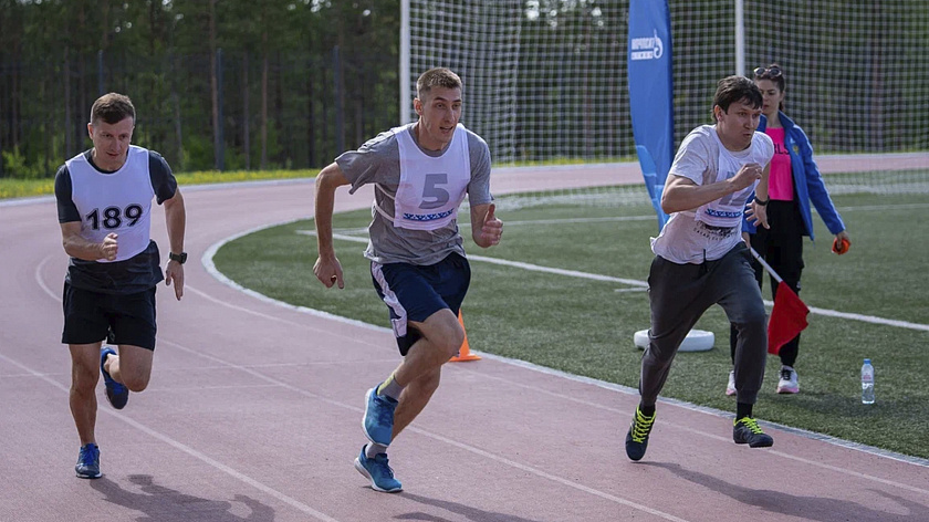 Более 1200 новоуренгойцев вышли на старт ночного забега «Разбуди Ямал»