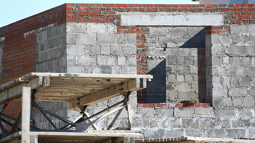 В Муравленко возвели каркас здания морга