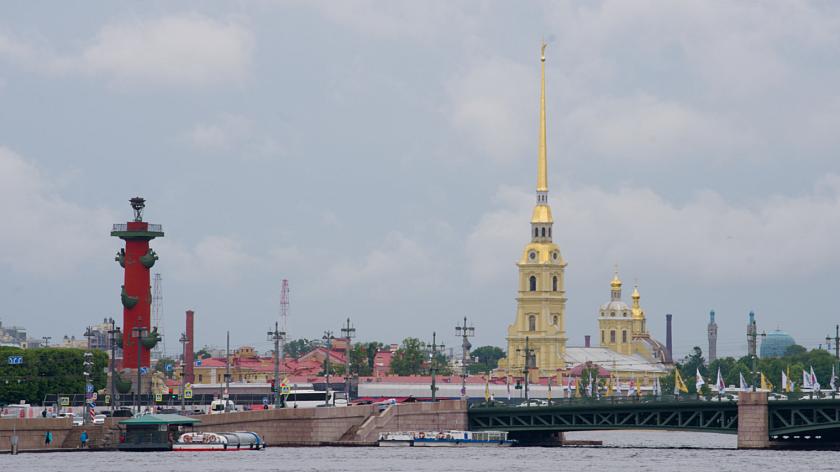 Ростральные колонны впервые зажгут в Петербурге в День народного единства 
