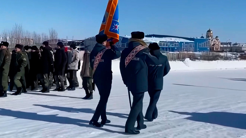 В Салехарде провели первую репетицию парада Победы