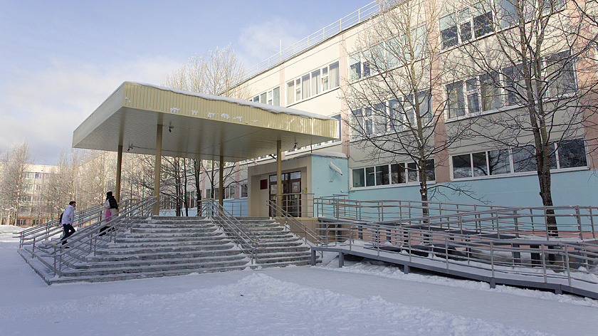  Строительство дополнительного корпуса школы № 3 в Ноябрьске готово на 65 %