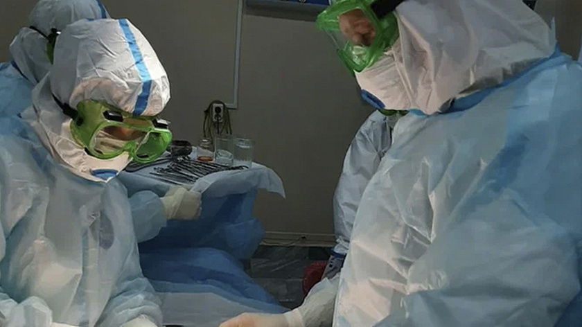 Врачи Нового Уренгоя впервые провели операцию по ушиванию грыжи новорождённому