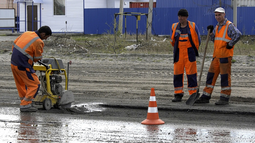 В Новом Уренгое проезд Заура Кирейтова ждёт ямочный ремонт