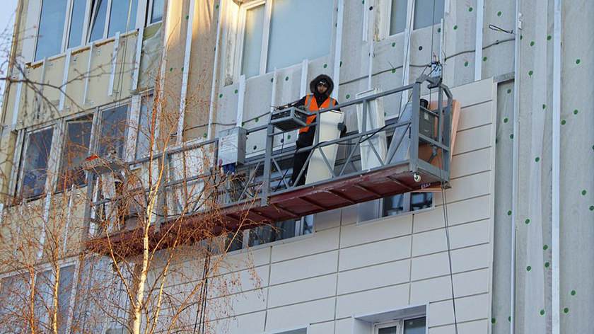 Прокуратура Лабытнанги потребовала устранить нарушения после обрушения фасада дома