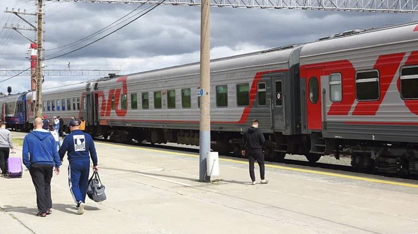 В поездах между Петербургом и Москвой появятся вагоны с увеличенной длиной полок