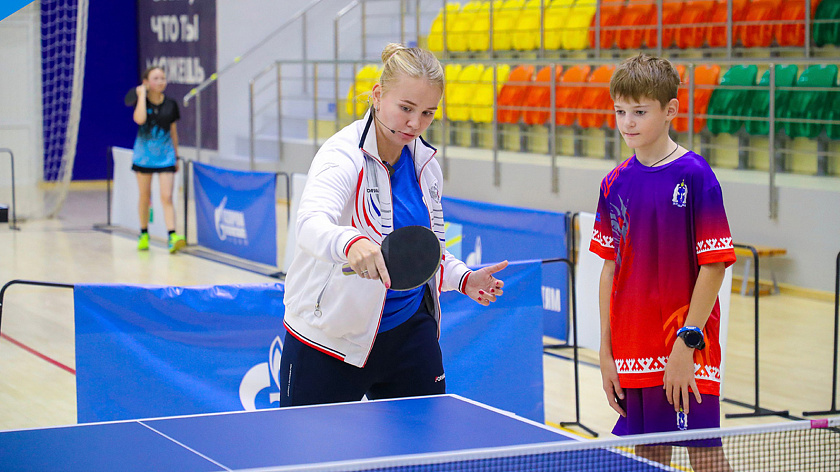 Надымчане сыграли в настольный теннис с олимпийской чемпионкой Яной Носковой