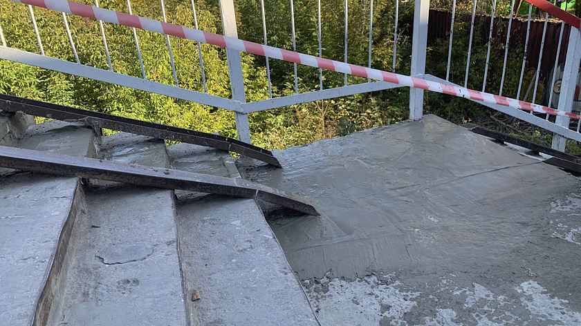 Ремонт надземного перехода возле ж/д вокзала в Тюмени вышел на финишную прямую