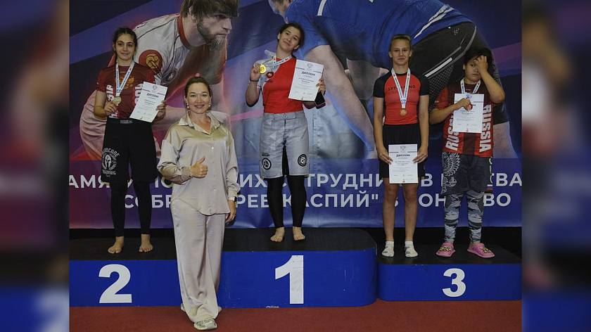 Ноябрянка завоевала две медали на первенстве России по грэпплингу