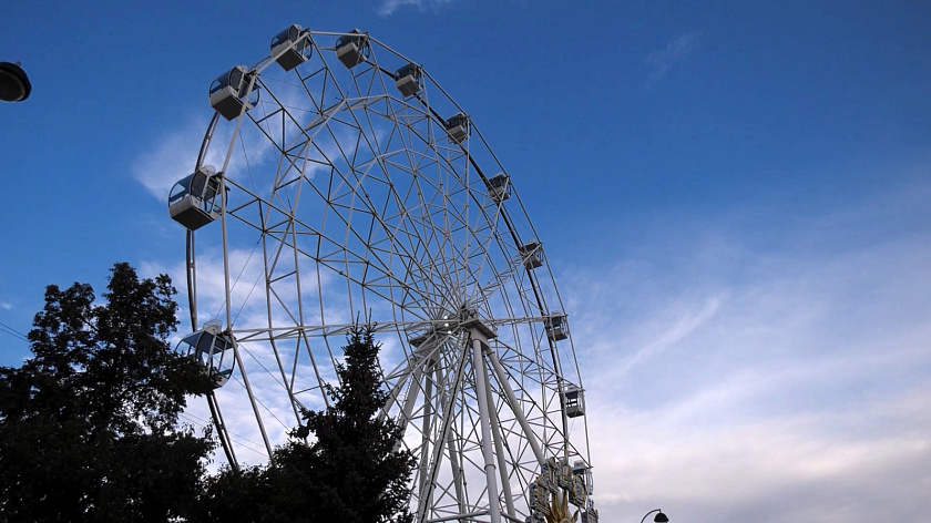 Два колеса обозрения выставили на продажу в Петербурге
