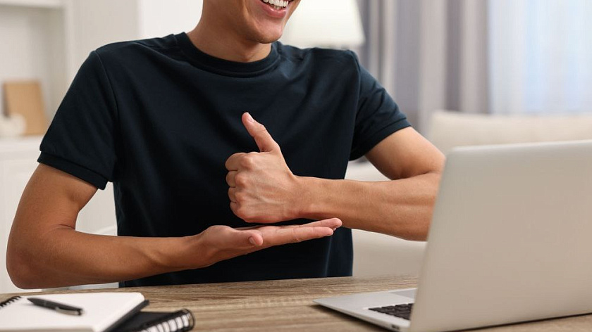 Ямальцы с нарушением слуха смогут пользоваться голосовой связью