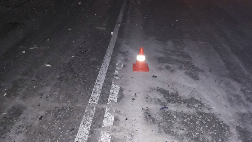 Грузовик и фургон столкнулись в Пуровском районе