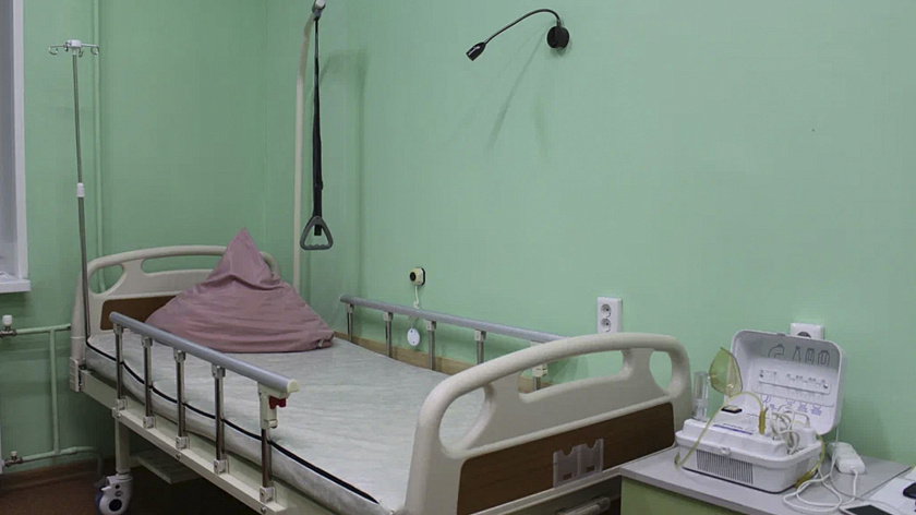 Стало известно о состоянии тоболяка после падения строительного крана