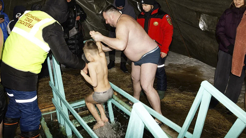 Врач-реабилитолог дал советы по подготовке детей к крещенским купаниям