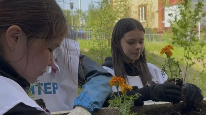 Школа Аксарки стала победителем акции «Цветущие традиции»
