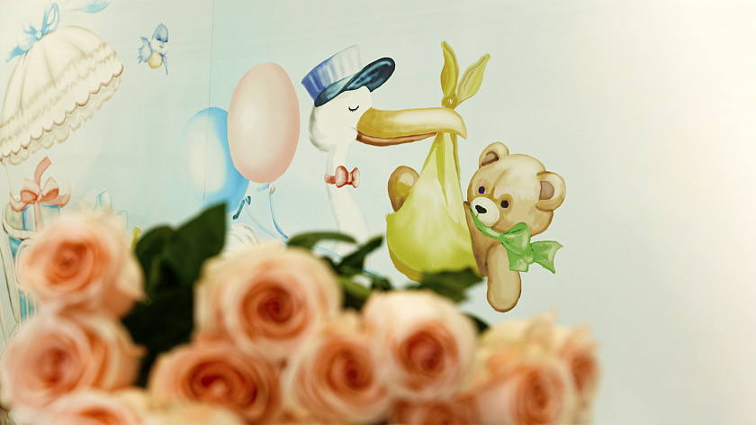 На Ямале новорождённые получат подарки в честь 30-летия волейбольного клуба «Факел»