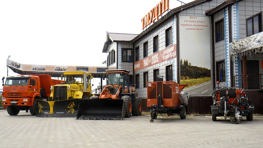 Новая дорожная техника поступила в Тазовский район
