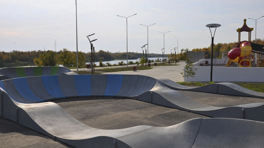 В Мегионе открылся круглосуточный современный скейт-парк
