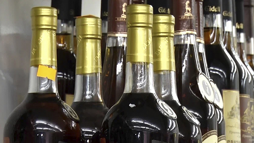 В результате массового отравления алкоголем в Ленобласти погибли 19 человек