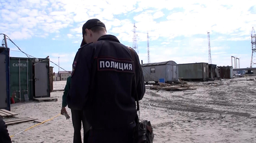 Приставы Югры депортировали 244 мигранта-нелегала в этом году