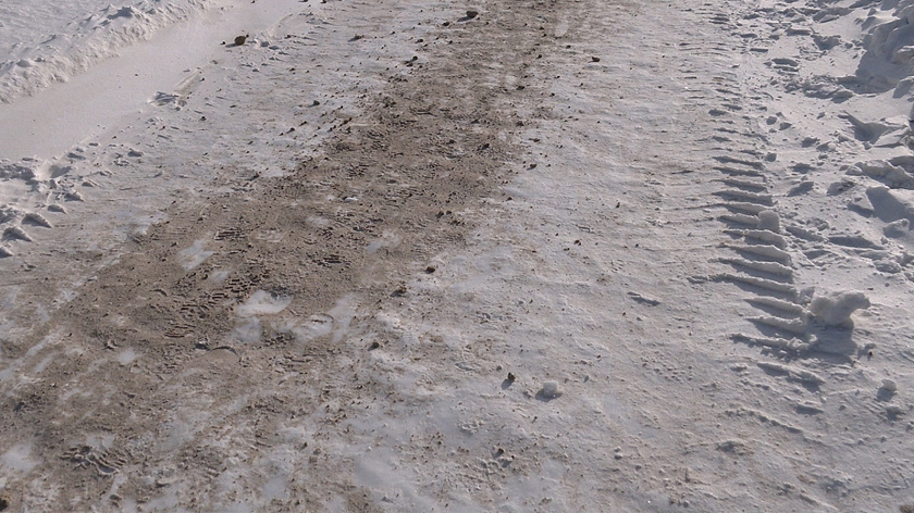 В Салехарде усилят борьбу с гололедом на дорогах