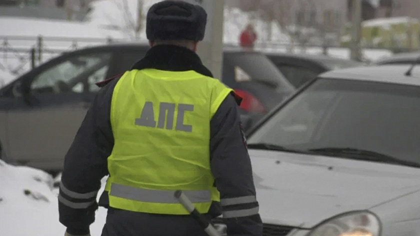 В Нижневартовске двое подростков пострадали при столкновении трех автомобилей